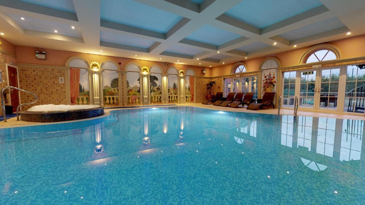 Grosvenor Pulford Hotel & Spa מראה חיצוני תמונה