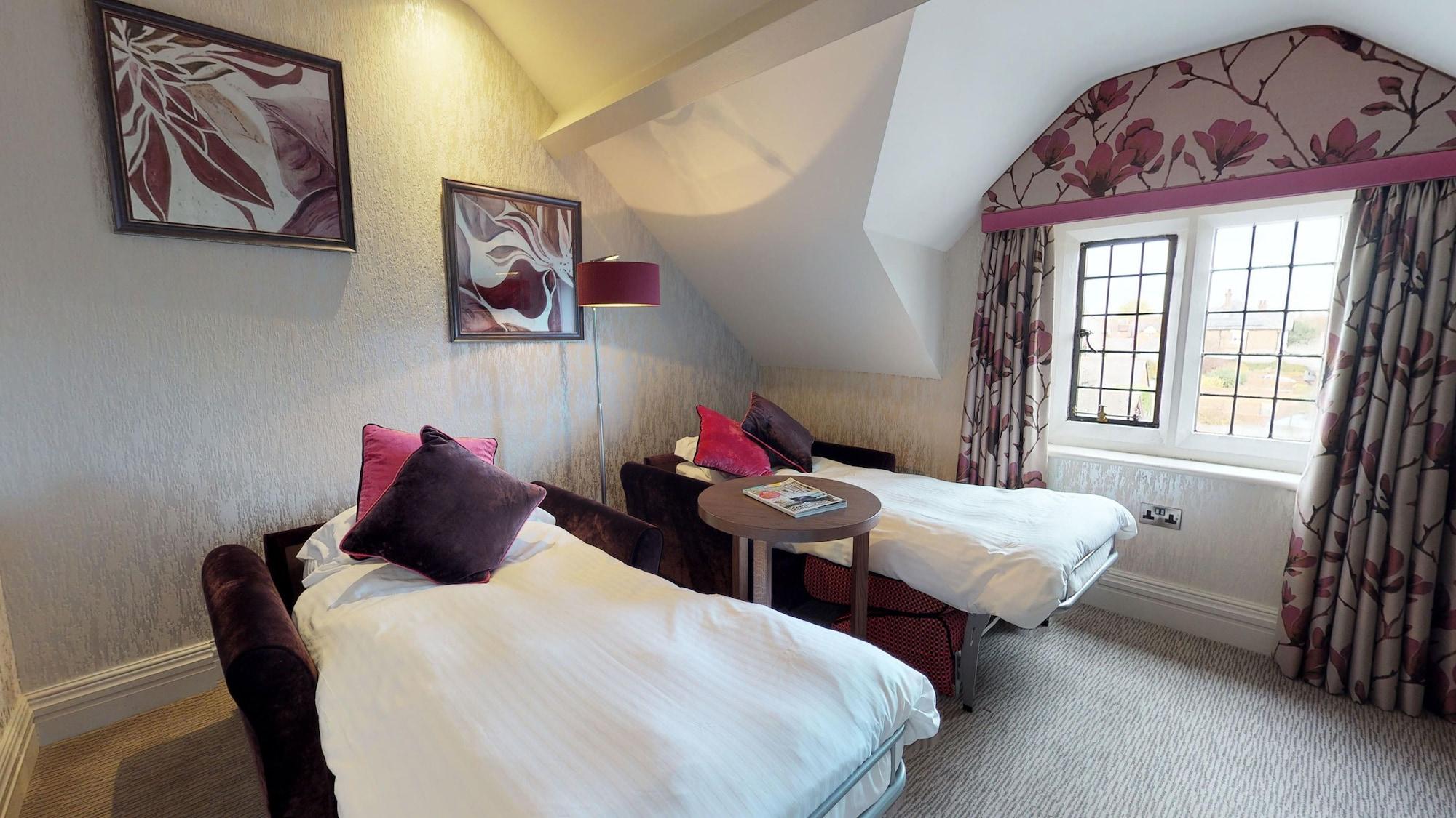 Grosvenor Pulford Hotel & Spa מראה חיצוני תמונה
