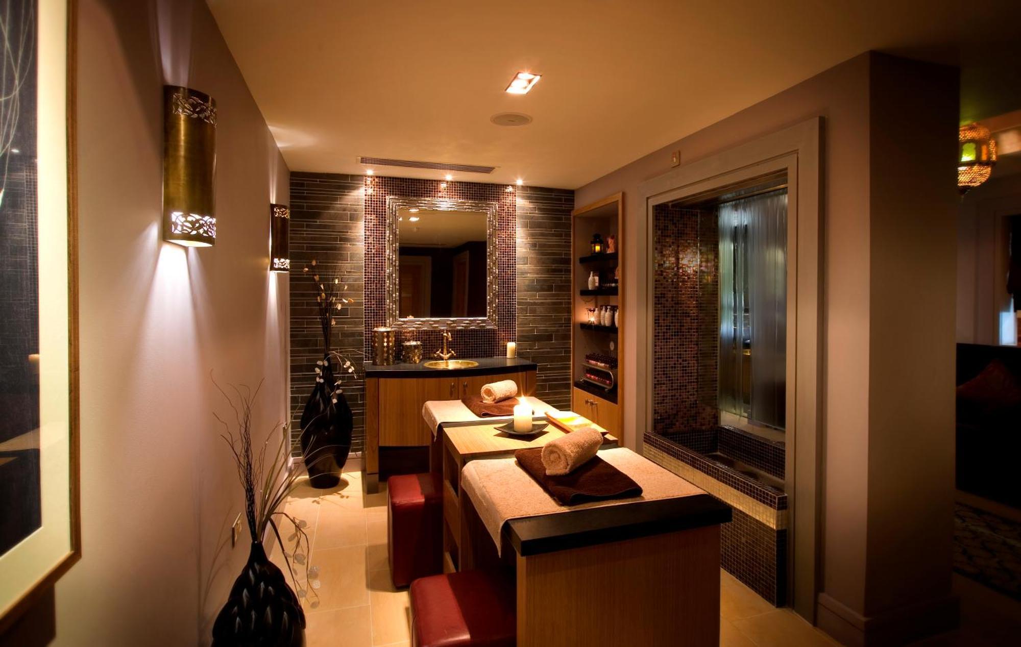 Grosvenor Pulford Hotel & Spa מראה חיצוני תמונה