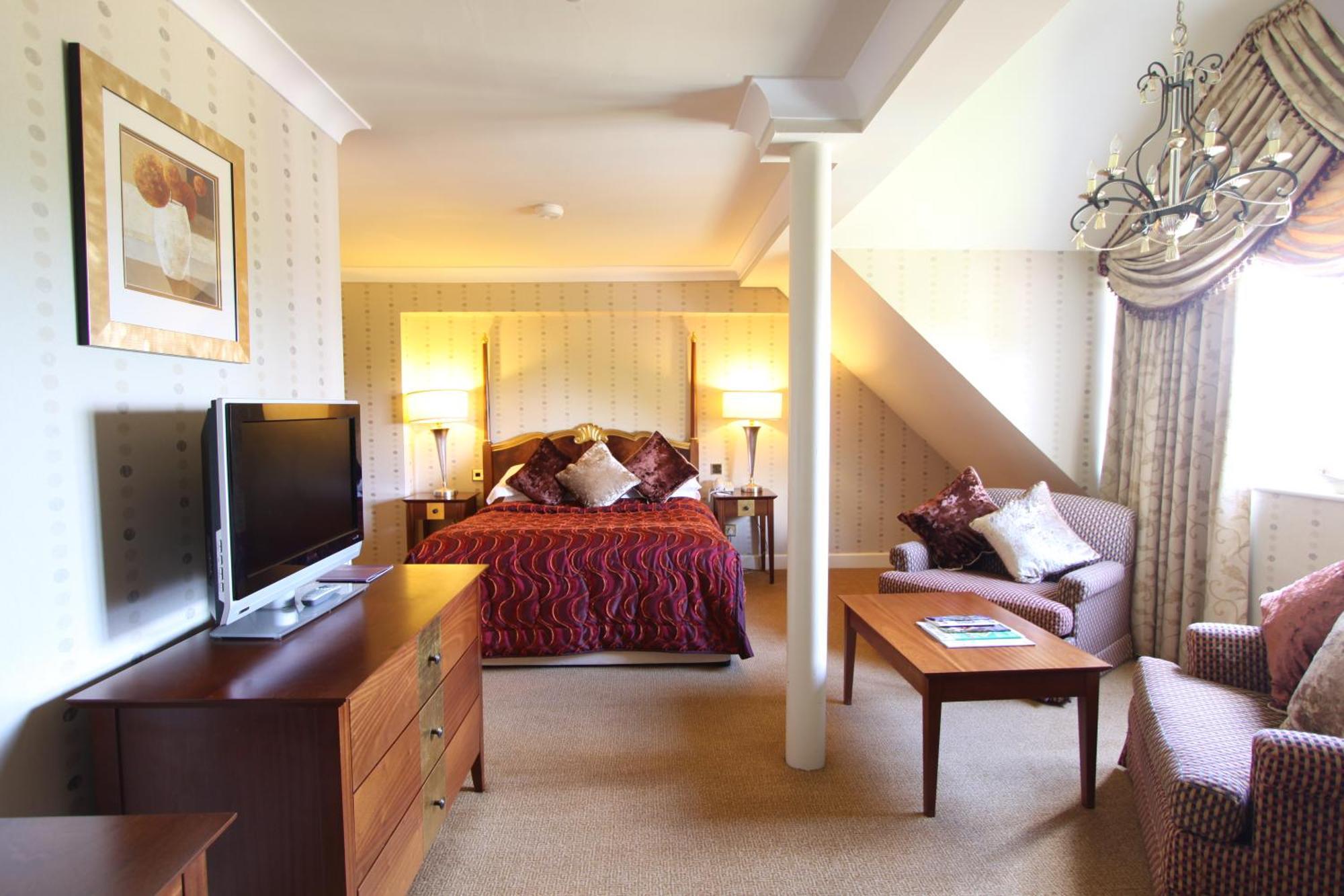 Grosvenor Pulford Hotel & Spa מראה חיצוני תמונה